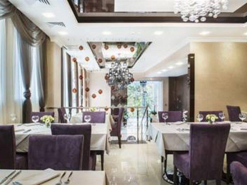 Bonapart Hotel By Uhm Kiev Luaran gambar