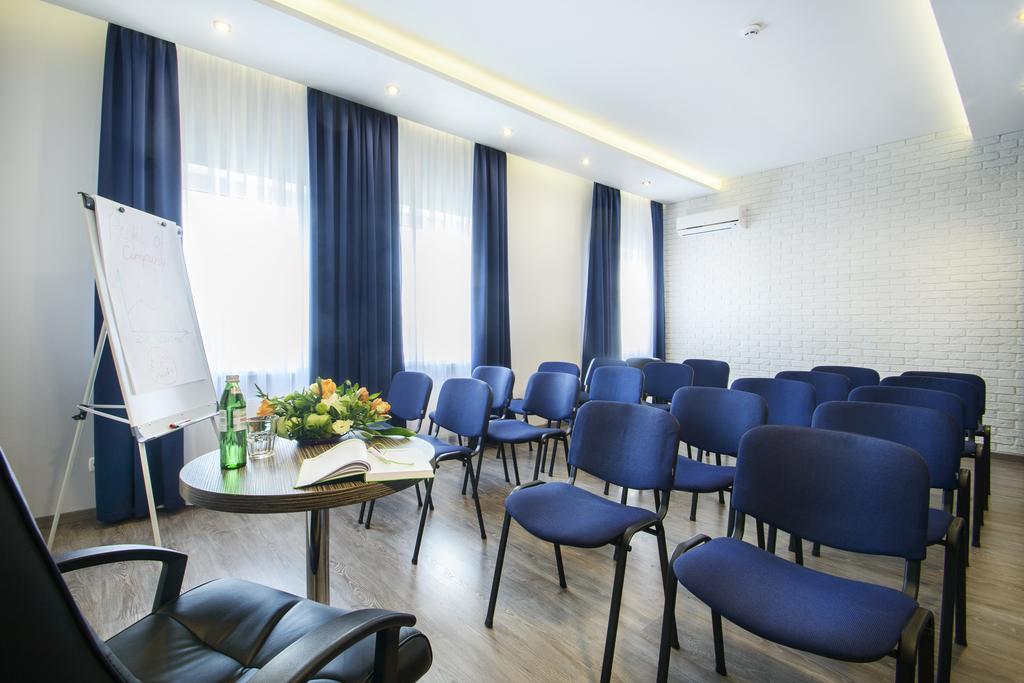 Bonapart Hotel By Uhm Kiev Luaran gambar