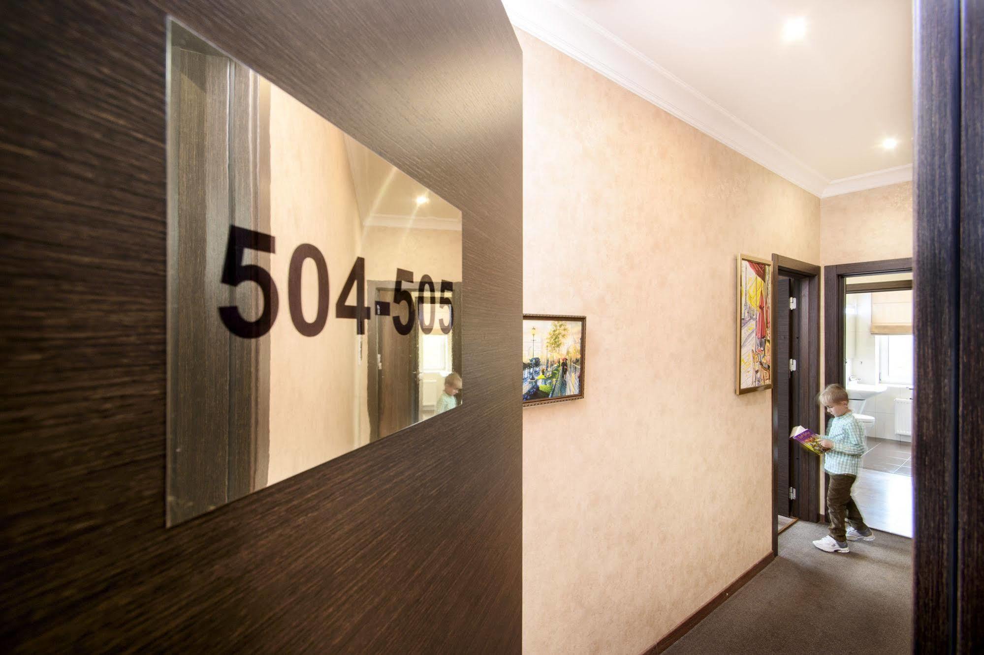Bonapart Hotel By Uhm Kiev Luaran gambar